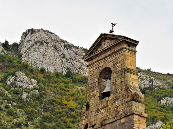 Torre iglesia Roquefixade | Occitania | Ruta cátara